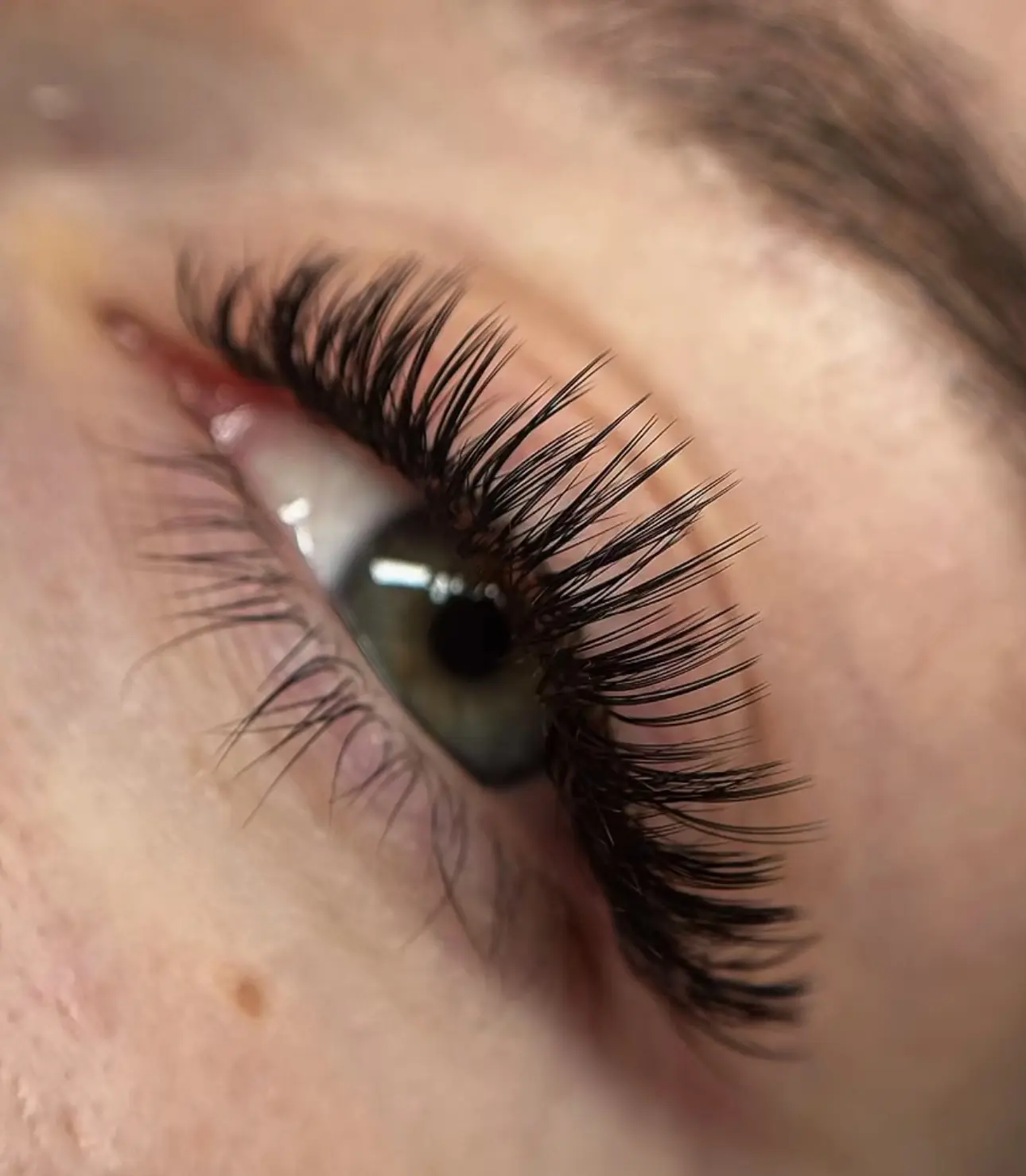 Przedłużanie rzęs - przykład 1