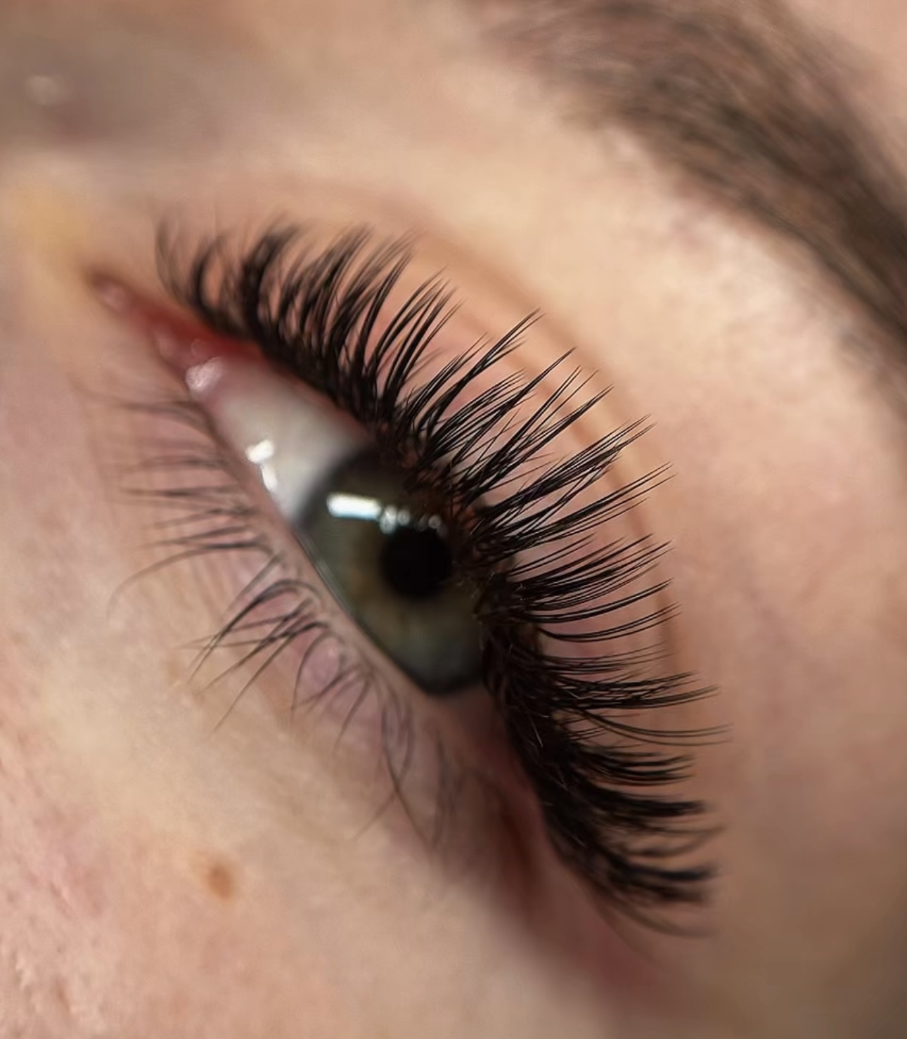 Przedłużanie rzęs - przykład 1
